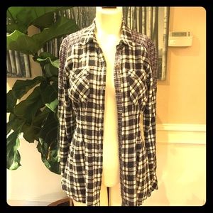 🥼Free People button down plaid shirt, size XS